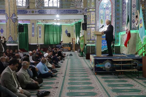  سخنرانی مدیر کل آموزش و پرورش شهرستانهای استان تهران پیش از خطبه‌های نماز عبادی و سیاسی جمعه ورامین به مناسبت هفته بزرگداشت مقام معلم 