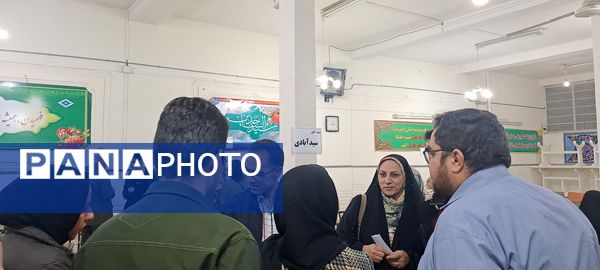  دیدار والدین با معلمان در دبیرستان ابوذر غفاری نیشابور