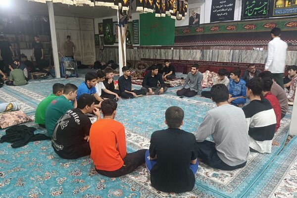 مراسم معنوی اعتکاف در مسجد اعظم حضرت ابوالفضل (ع) بهارستان دو