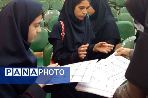 افتتاحیه مسابقات درس‌هایی از قرآن در دبیرستان راضیه شکرایی ناحیه دو شهرری 