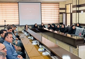 تقدیر از ناظران و داوران جشنواره نوجوان خوارزمی در جوانرود 