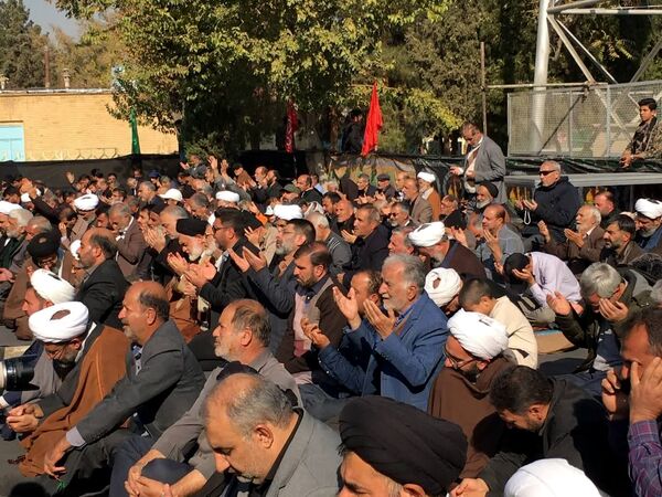 اقامه نماز باران در گلستان شهدا اصفهان به امامت  حضرت آیت‌ الله مهدوی