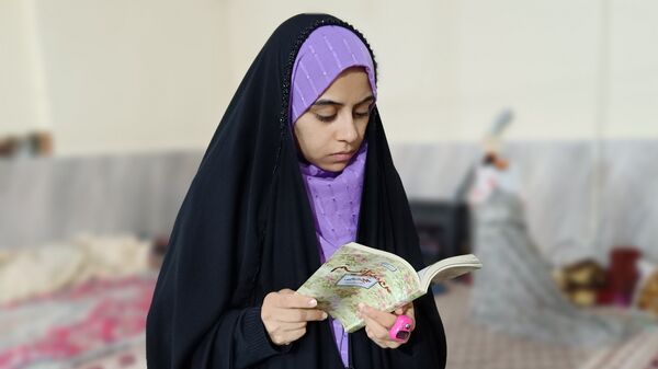 آیین معنوی اعتکاف دانش‌آموزان دختر مسجد سیدالشهدای یاسوج