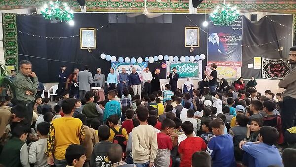 جشن بزرگداشت مقام معلم توسط دانش آموزان دبستان شهید پسندیده