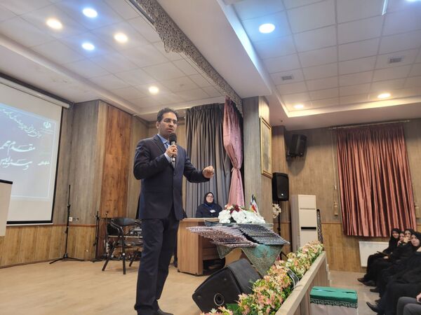 جلسه روسای انجمن مدار ناحیه سه در دبستان مصلی نژاد حضرت زینب
