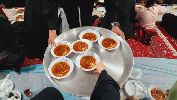 افطاری به مناسبت شب قدر در مسجد چهارده معصوم الغدیر 