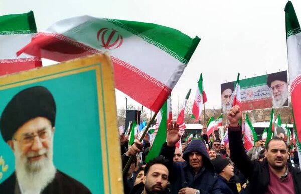 مردم در راهپیمایی ۲۲ بهمن، بار دیگر اتحاد خود را نشان دادند