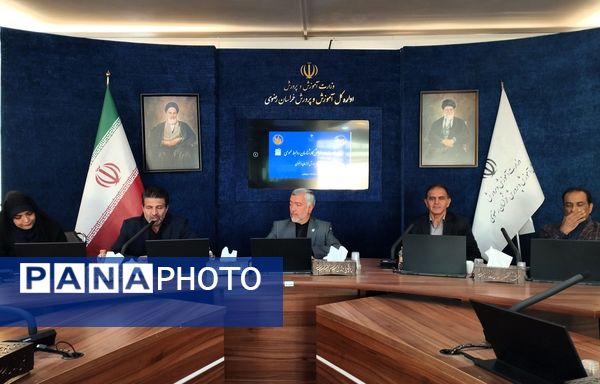 نشست هم‌اندیشی کارشناسان روابط عمومی با مدیر کل آموزش و پرورش خراسان رضوی