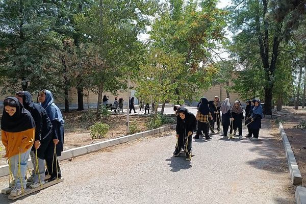 حضور پرشور دانش‌آموزان دبیرستان راضیه شکرایی ناحیه‌2 شهرری در اردو‌ مثبت هشتادی‌ها 