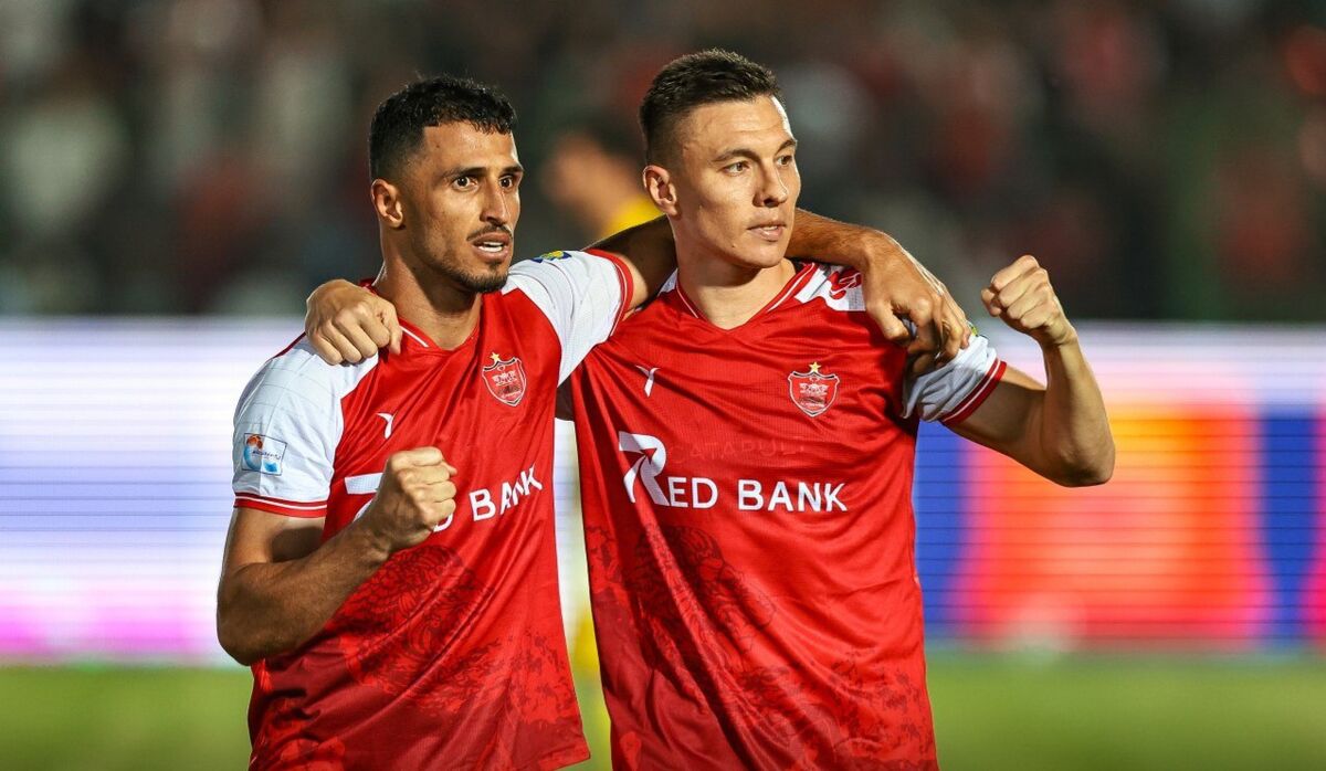 تازه واردها بدانند پیراهن پرسپولیس عشق است/پرسپولیس با برد مقابل استقلال، از قافله مدعیان قهرمانی عقب نماند