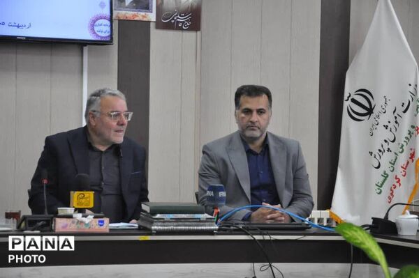 نشست خبری اصحاب رسانه به میزبانی مدیریت آموزش و پرورش کردکوی 