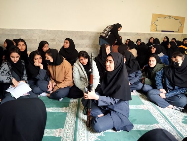 آموزش آمادگی دفاعی در سطح مدارس شهر آشخانه