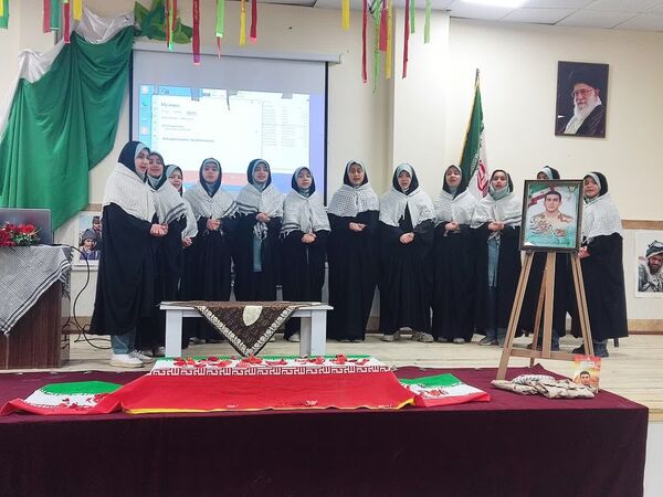 برگزاری طرح ملی لاله‌های روشن در دبستان دخترانه امام خمینی 2 