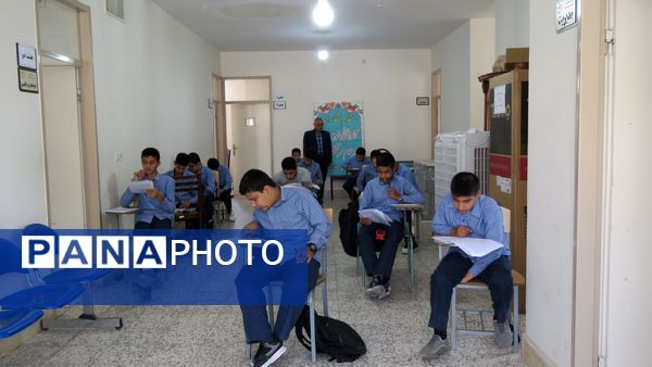 برگزاری آزمون آغازین هماهنگ استانی در آموزشگاه نمونه دولتی زنده یاد زرتاش خلیل آباد 