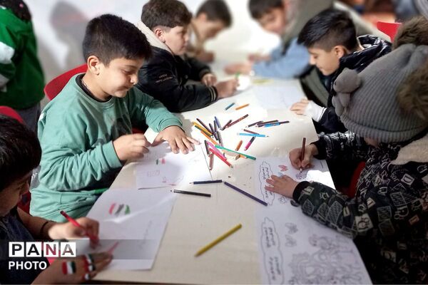 حضور مردم قرچک مخصوصا کودکان در تجمع روز جمهوری اسلامی، پررنگ تر از همیشه