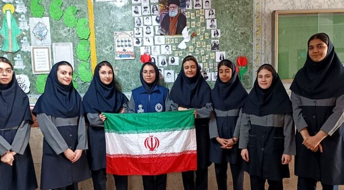  رویش سبزِ امید در دبیرستان شهدای معلم  ۲به یاد معلمان و دانش‌آموزان شهید