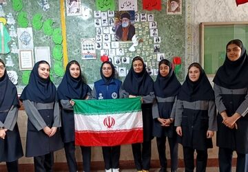  رویش سبزِ امید در دبیرستان شهدای معلم  ۲به یاد معلمان و دانش‌آموزان شهید