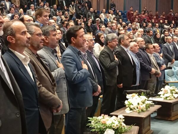 آیین تجلیل از واحدهای نمونه استاندارد و سفیران دانش‌آموزی استاندارد