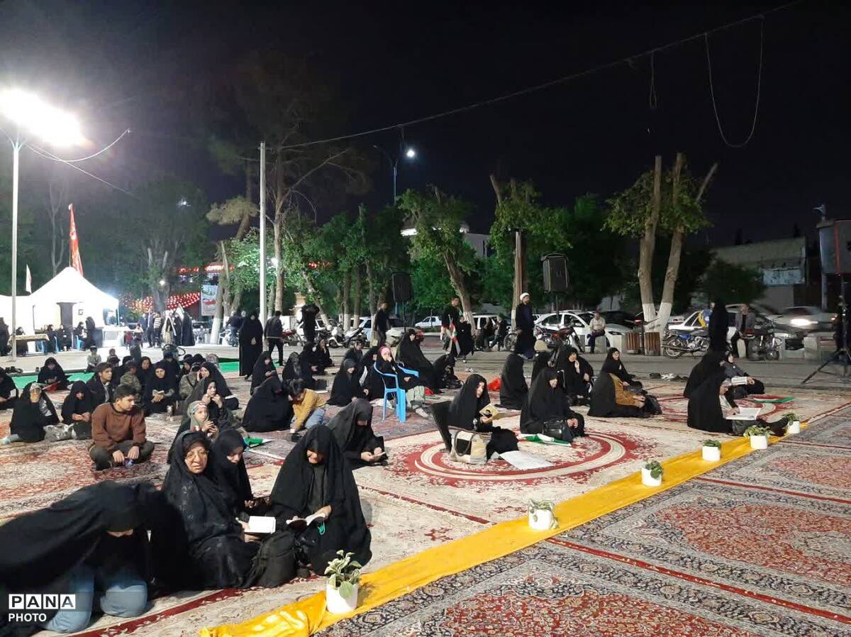 مراسم چهلم شهادت رهبر انقلاب اسلامی ایران در میدان باغ ملی یزد