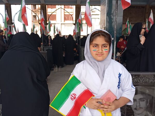 اقتدار کودکان نی‌ریزی در حماسه 22 بهمن