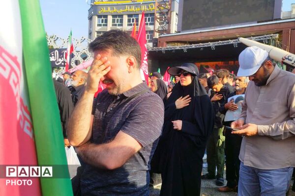 خروش ملت در بدرقه پیکر رهبر شهید