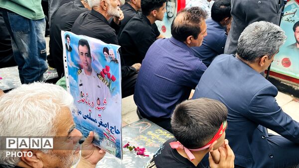 تشییع پیکر شهید ناو دنا «حاج اصغر مسلمی مهنی» در جیرفت