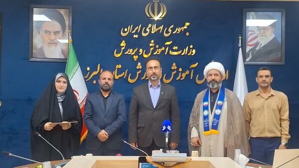 نشست دانش‌آموز خبرنگاران پانا استان البرز با مدیرکل آموزش‌وپرورش به مناسبت روز خبرنگار