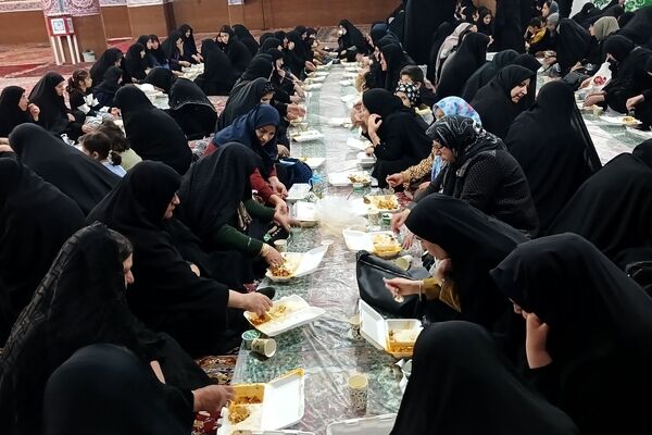 برگزاری مراسم افطاری در مسجد امام حسین(ع) شهرستان فارسان 