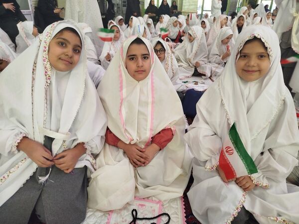 بزرگ‌ترین مراسم جشن تکلیف دانش‌آموزان پایه سوم ابتدایی شهرستان مراغه 