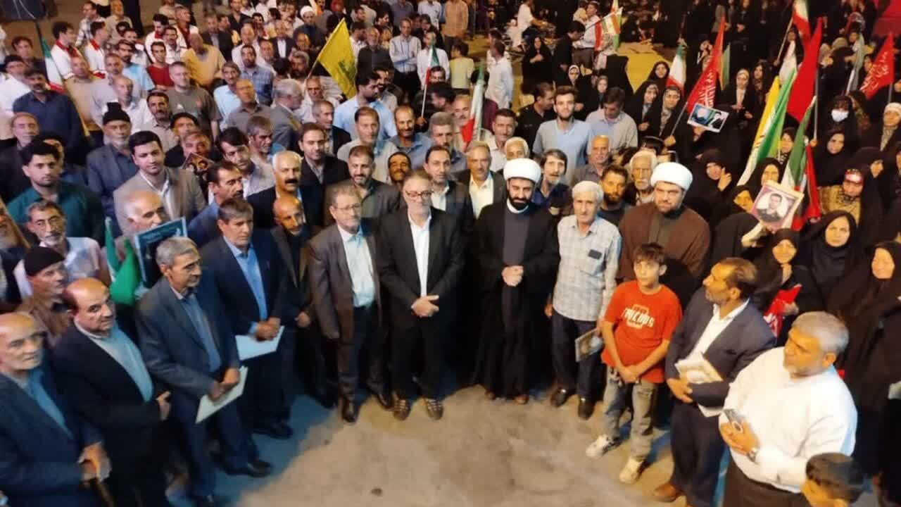 موج ۱۷۲ اجتماع شبانه مردم دلفان با تجلیل از ۲۲ خانواده آزاده