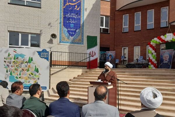 طلوع علم در مدرسه روشنگر با نغمه زنگ مهر