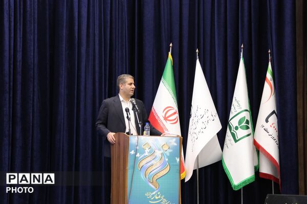 آیین تجلیل از منتخبین استانی اجلاسیه نماز