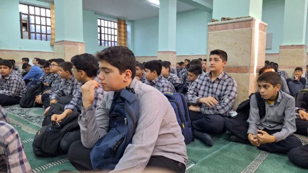 جشن سالروز میلاد امام حسن عسگری(ع) در دبیرستان شادیان