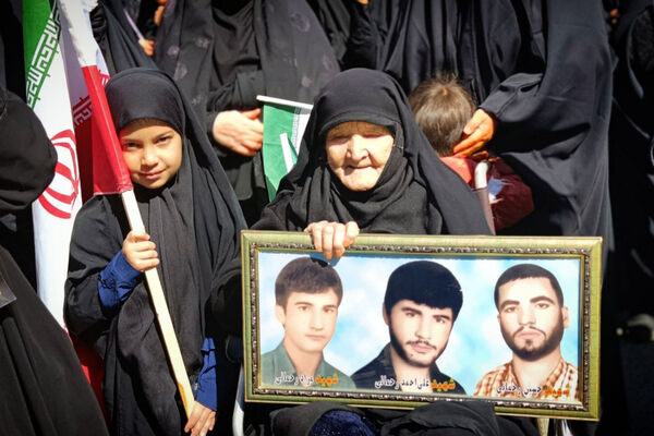 راهپیمایی مردم و دانش‌آموزان کرمانشاه در محکومیت جنایات آمریکا و رژیم صهیونیستی
