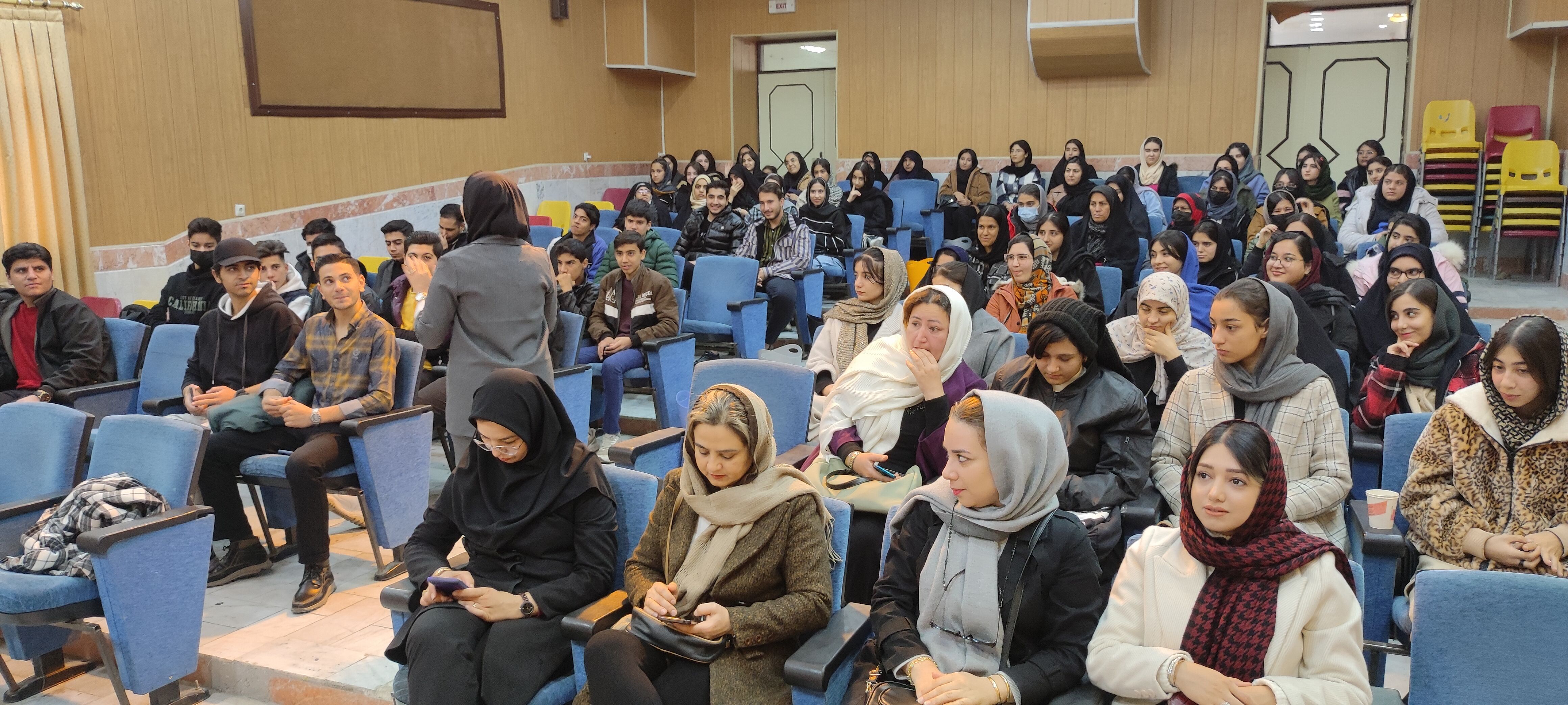 برگزاری همایش رتبه آفرینان برتر مؤسسه کاج در کانون سمیه شیروان