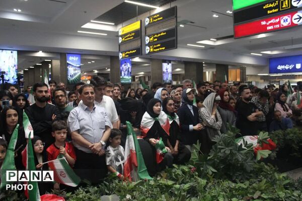 استقبال پرشور از تیم ملی فوتبال ایران در بازگشت به میهن