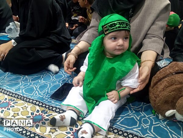 همایش بزرگ شیرخواران حسینی در قروه
