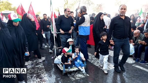  مراسم وداع با پیکر مطهر رهبر شهید