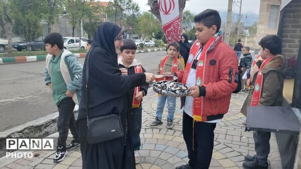 قدردانی پیشتازان کوچک هوراند از مقام معلم در قالب برنامه‌های موکبی