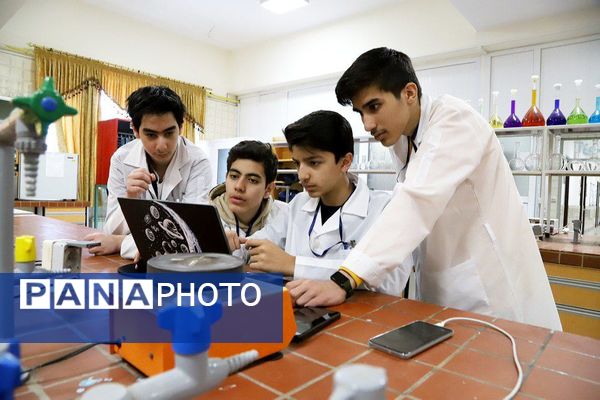 دوره‌های آموزشی هشتمین کارسوق ملی مهندسی ژنتیک در زنجان