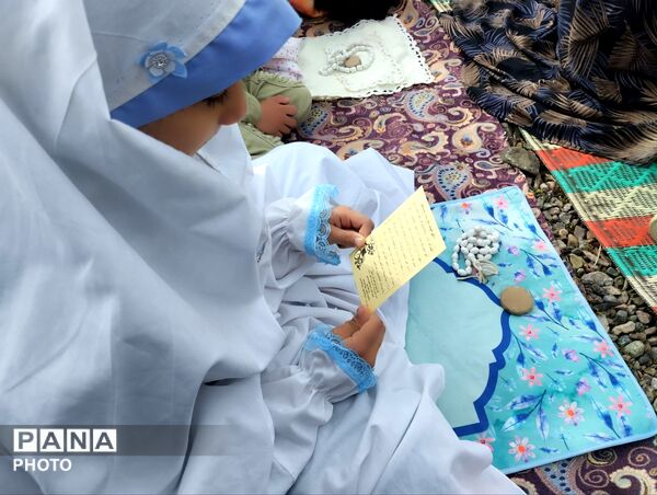 اقامه نماز بندگی در مسجد جامع تاریخی شهر رشتخوار