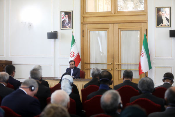 نشست معاون حقوقی و بین المللی وزیر امور خارجه با سفرا و روسای نمایندگی‌های خارجی
