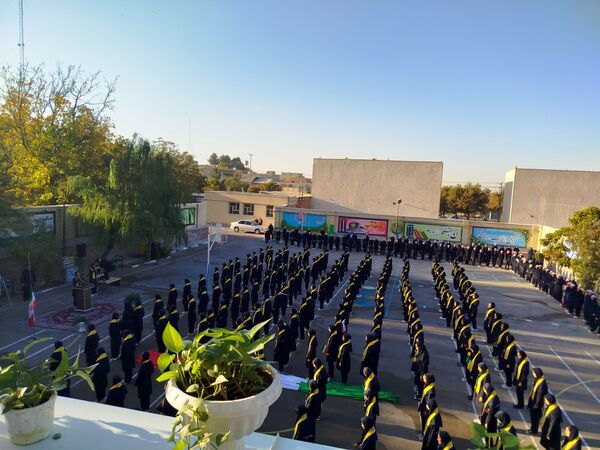صبحگاه تمام تشکیلاتی دبیرستان تقی‌پور مراغه