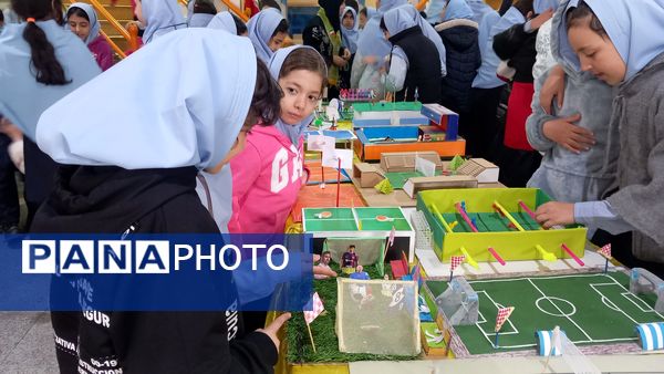نمایشگاه دست‌سازه‌های دانش‌آموزان در هفته تربیت‌بدنی