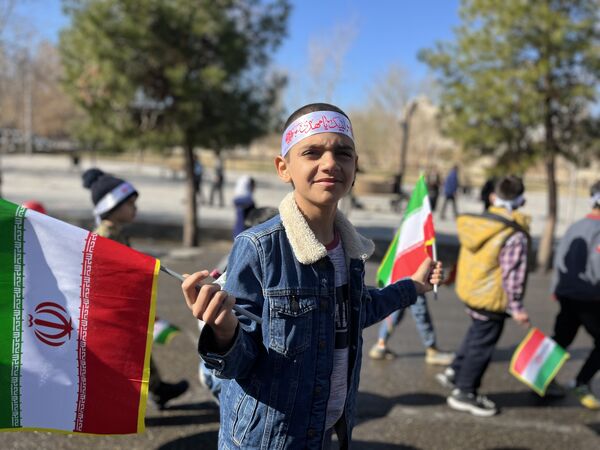 حضور دهه نودی‌ها در راهپیمایی 22 بهمن 