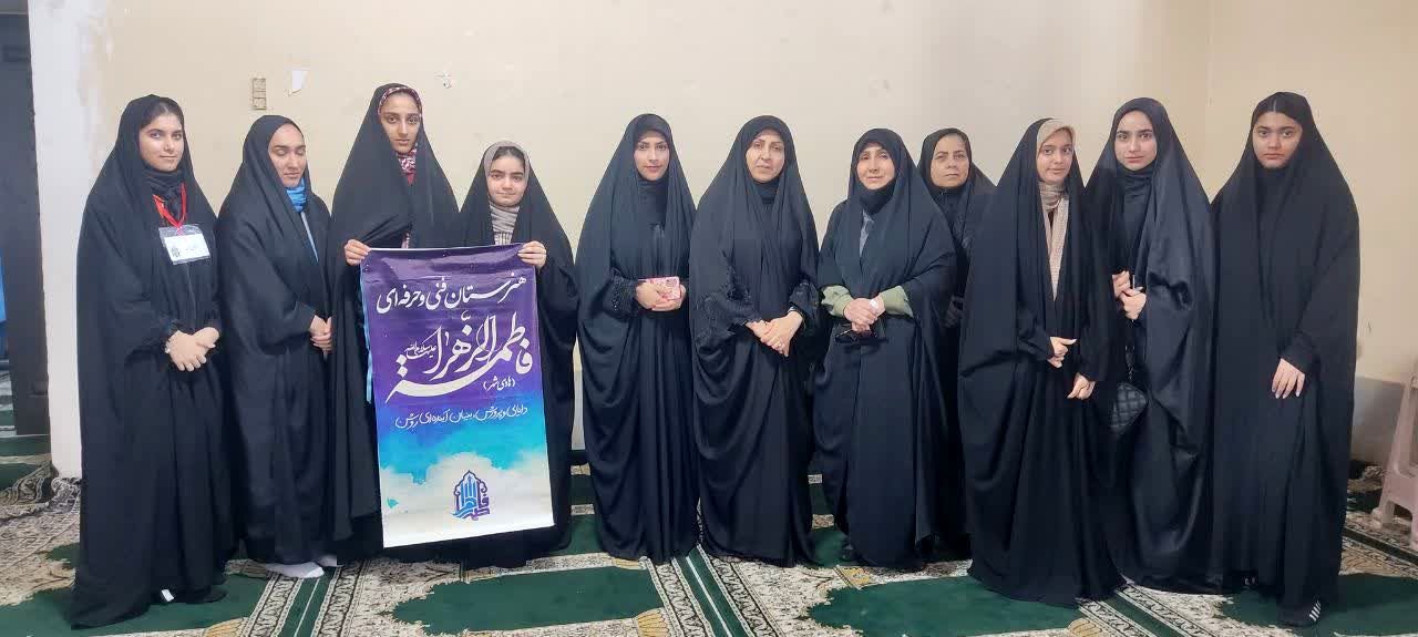 نمایشگاه هنرهای دستی دانش آموزان در بابلسر 