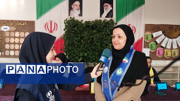  انتخابات شورای دانش آموزی در دبیرستان هوشیار