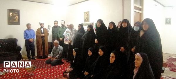 یادواره خانگی شهدا در روستای گرجی محله