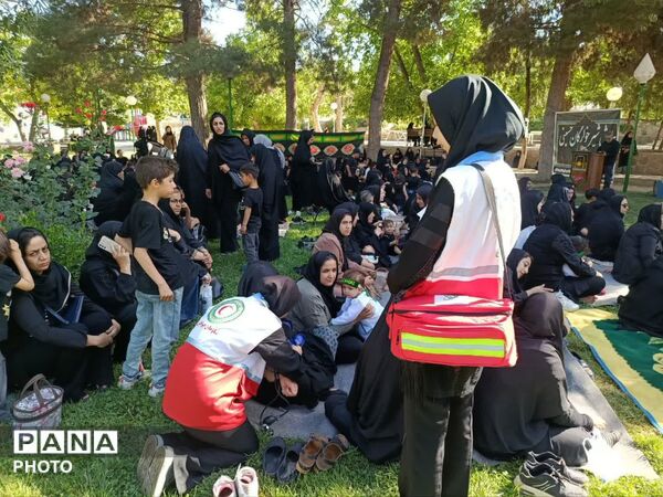 سرخ پوشان هلال در شیرخوارگان حسینی 