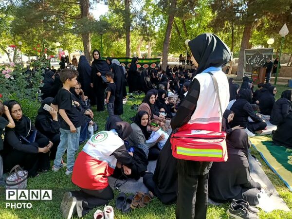 سرخ پوشان هلال در شیرخوارگان حسینی 